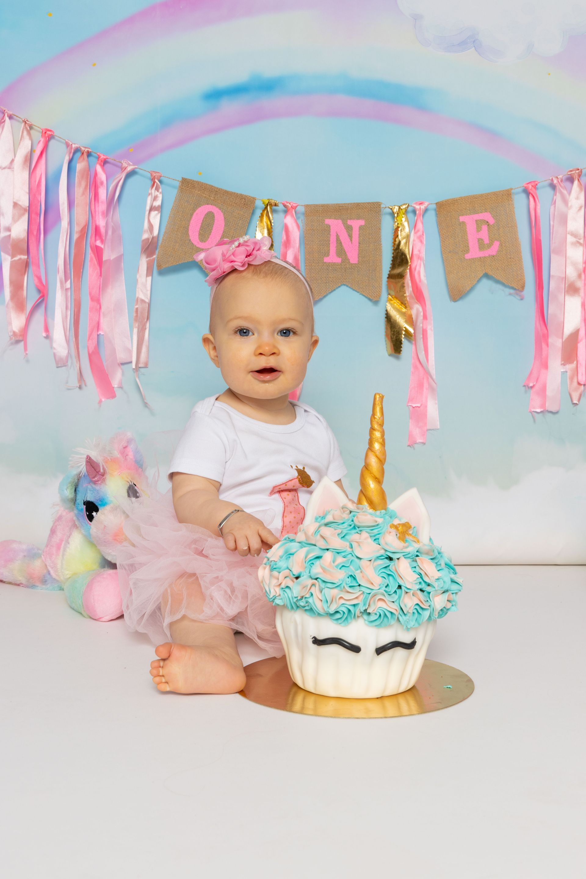 Cakesmash fotoshoot, 1 jaar foto, koekiemonster, spaghetti, nutella, bloemen, roze, blauw, peaky blinders, jungle