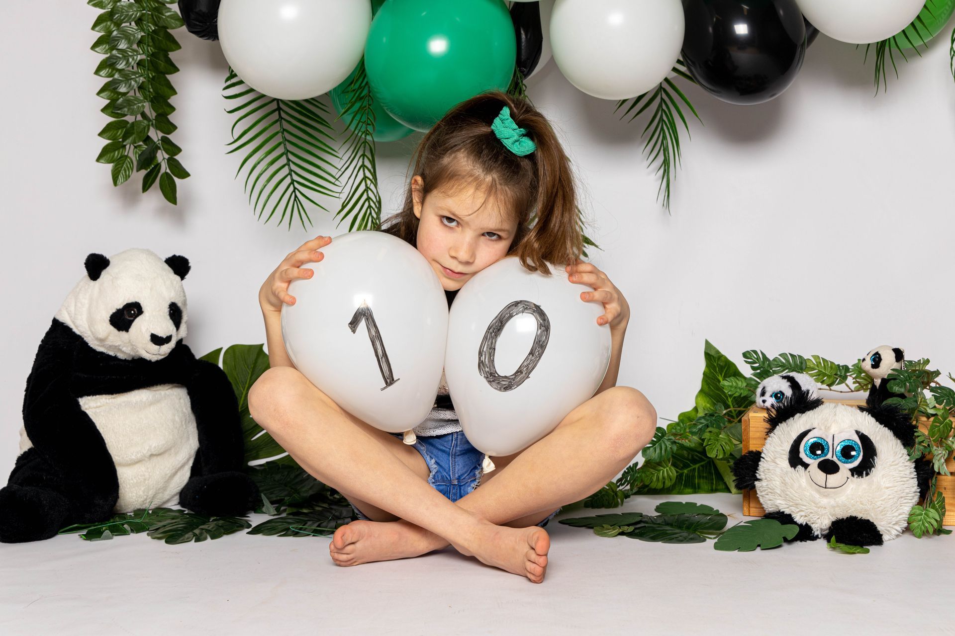 Cakesmash fotoshoot, 1 jaar foto, koekiemonster, spaghetti, nutella, bloemen, roze, blauw, peaky blinders, jungle