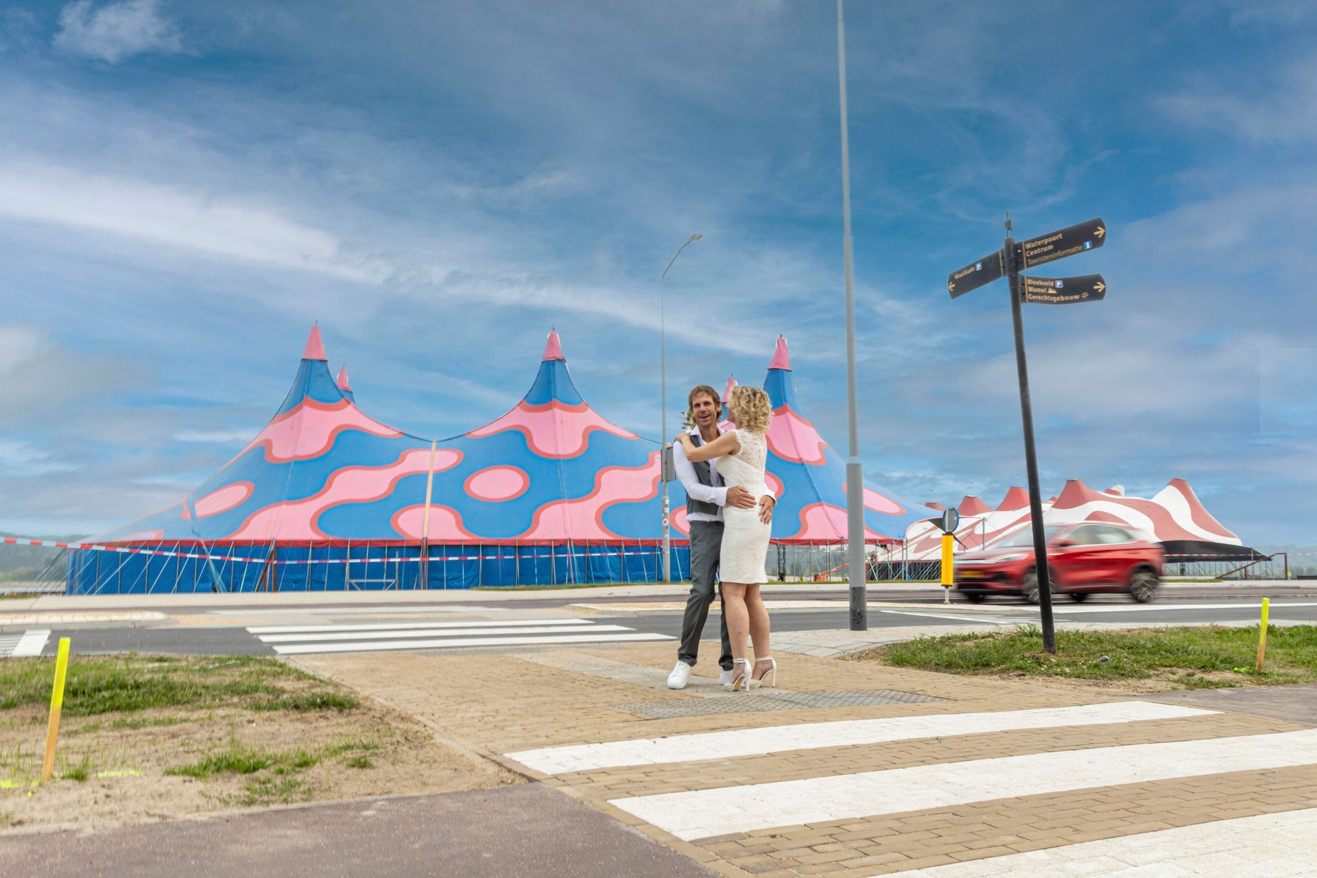 Trouwen met de leukste fotograaf op jullie huwelijk. Bruidsfotograaf Tiel en de Betuwe, maakt spontane trouwfoto's