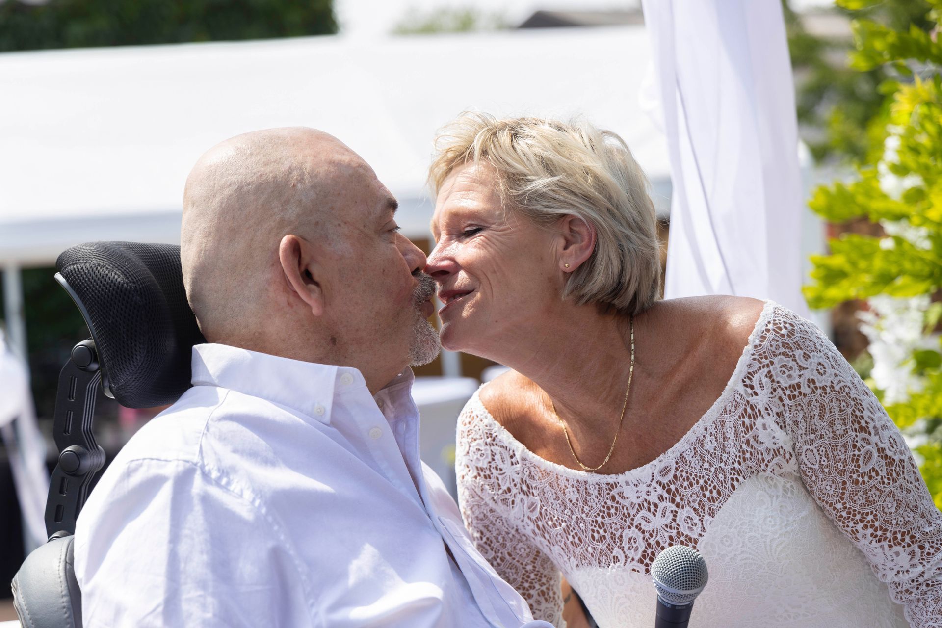 Trouwen met de leukste fotograaf op jullie huwelijk. Bruidsfotograaf Tiel en de Betuwe, maakt spontane trouwfoto's