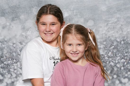 zusjes op de foto in de fotostudio in tiel, de betuwe