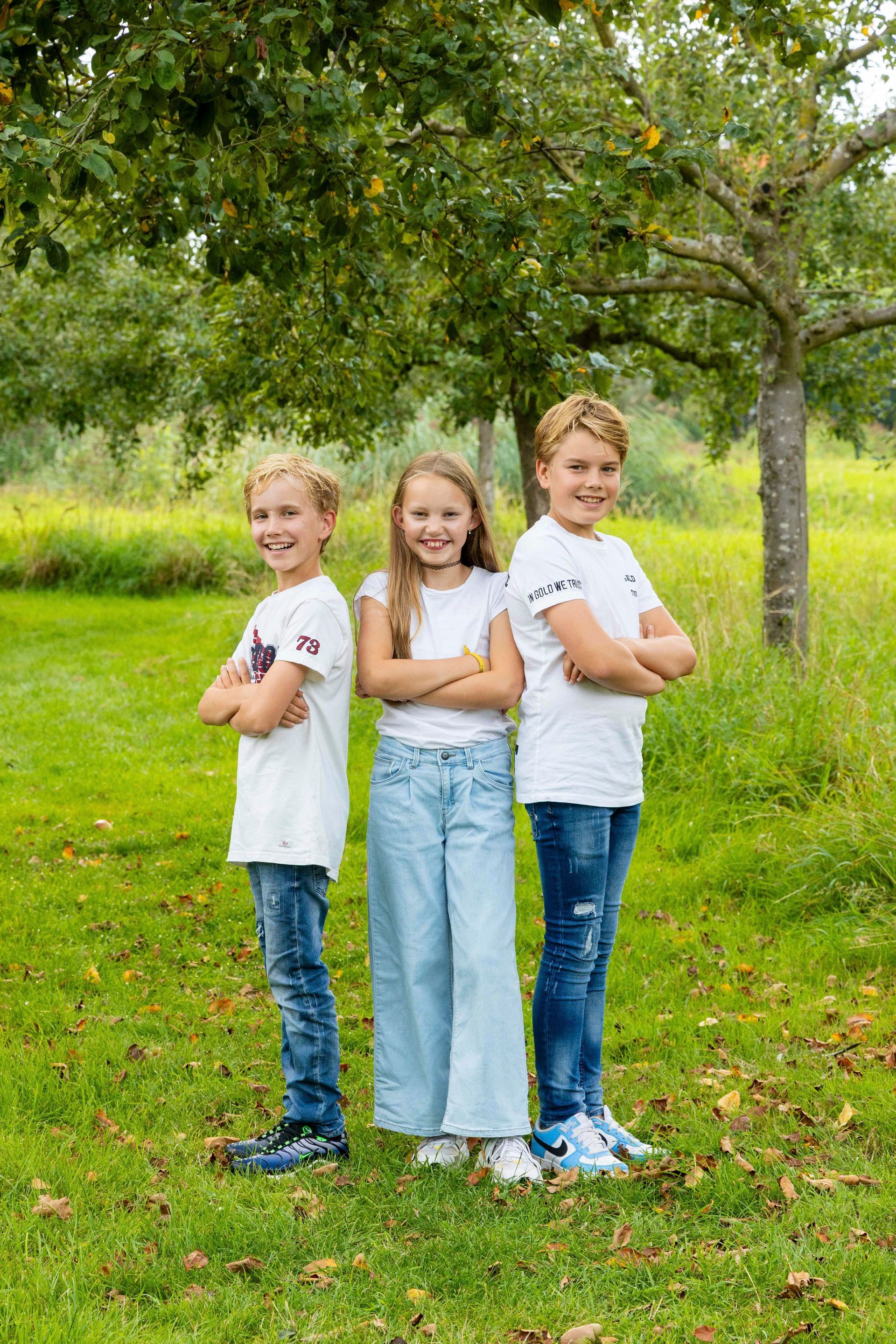Zomer fotosessie, kinderen, buiten op de foto, zomer foto