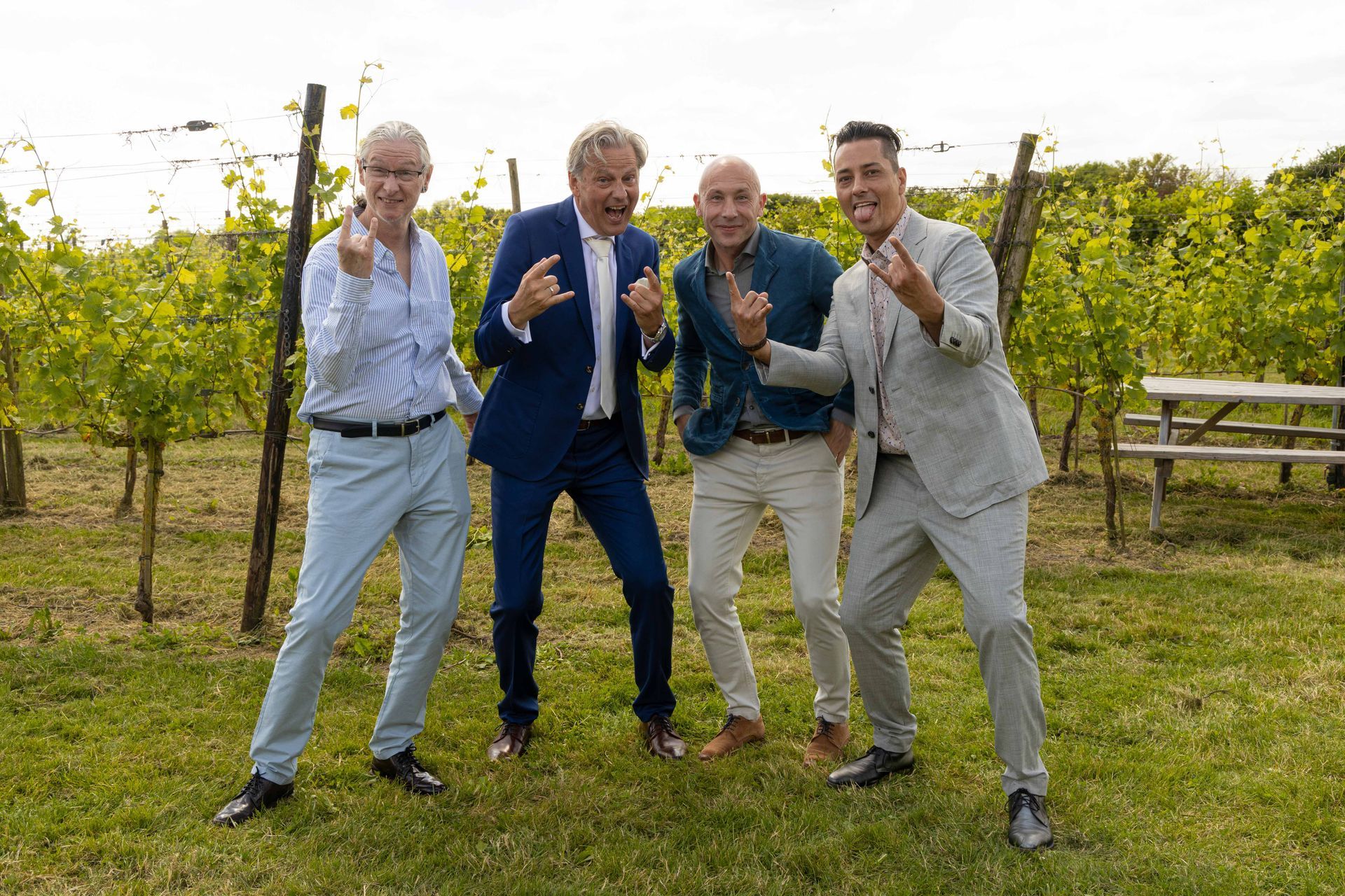 Trouwen met de leukste fotograaf op jullie huwelijk. Bruidsfotograaf Tiel en de Betuwe, maakt spontane trouwfoto's