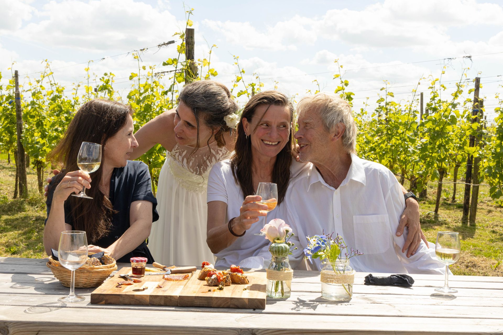 Trouwen met de leukste fotograaf op jullie huwelijk. Bruidsfotograaf Tiel en de Betuwe, maakt spontane trouwfoto's