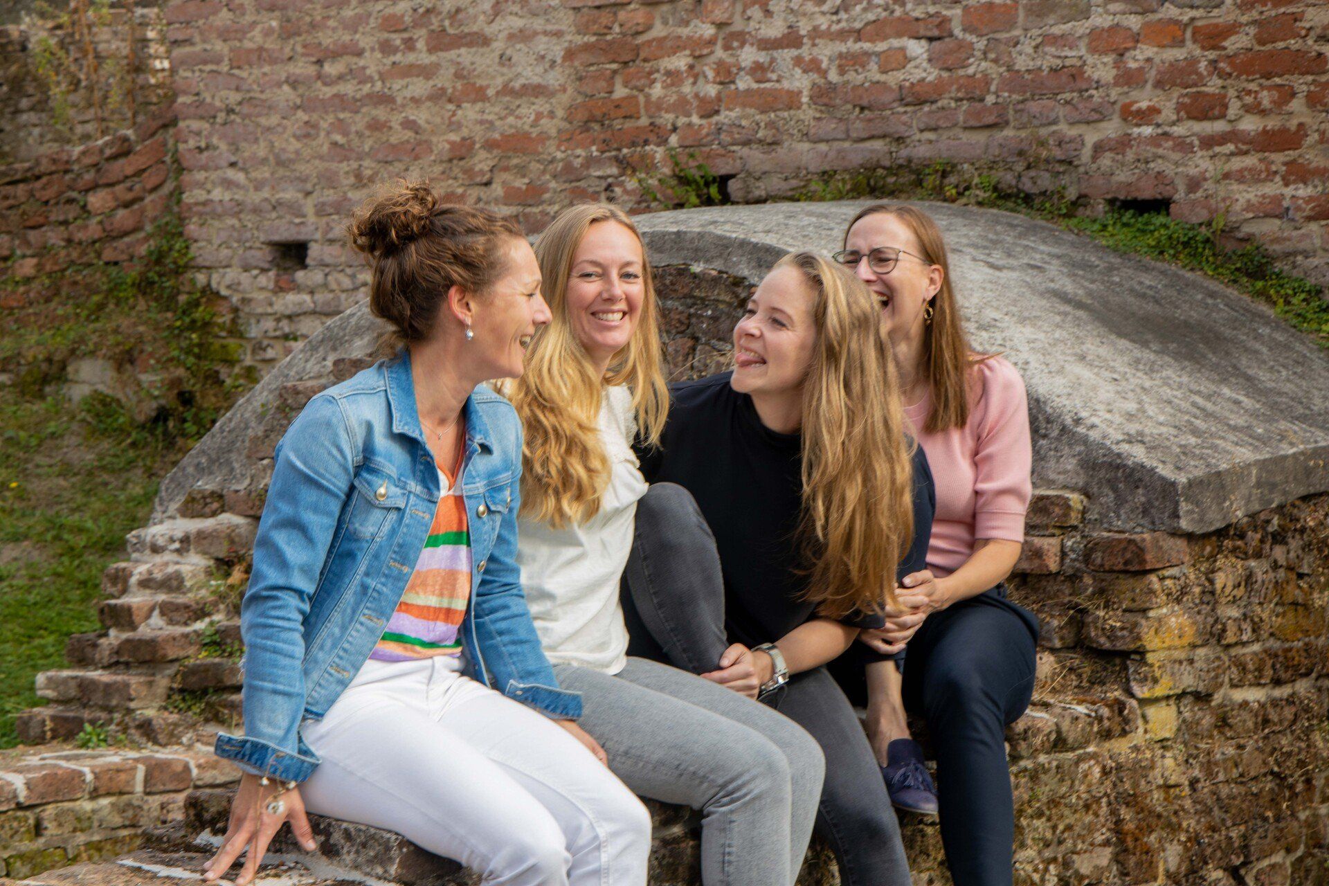 familiefoto, Lisenka Pauw Fotografie, buiten, gezinsfoto, in de studio, vriendinnen foto