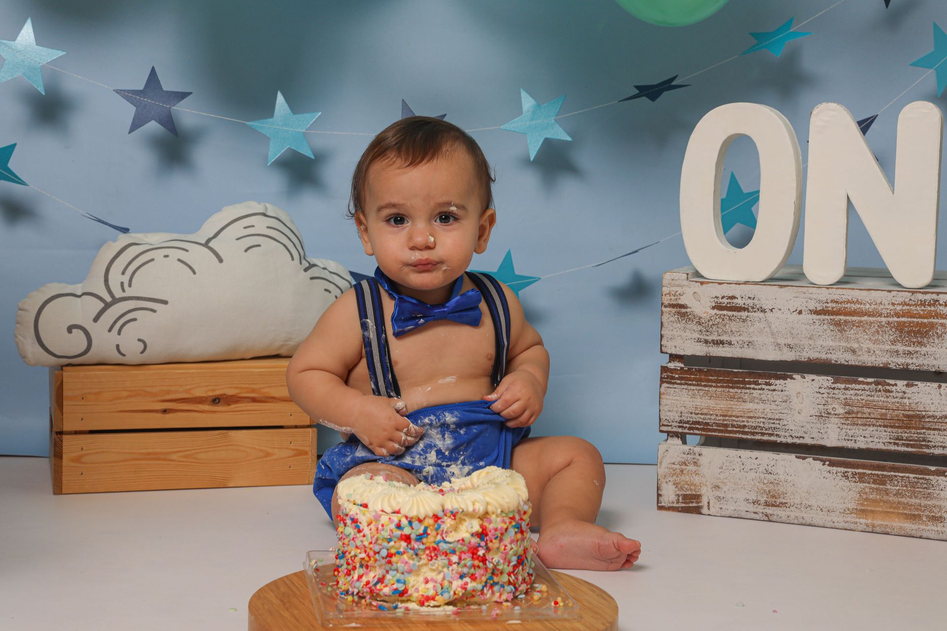 Cakesmash fotoshoot Tiel, blauw, regenboog thema