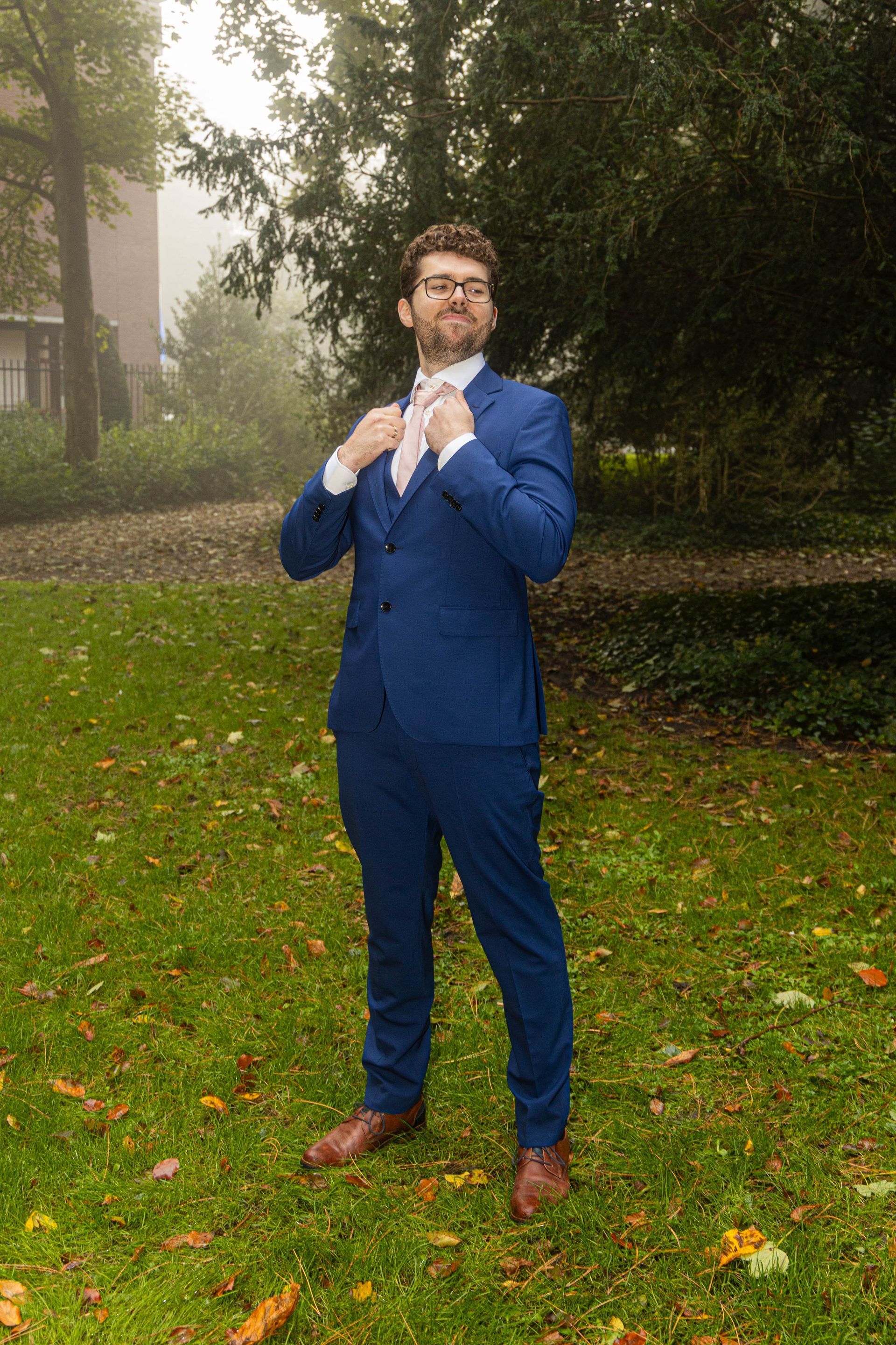 Trouwen met de leukste fotograaf op jullie huwelijk. Bruidsfotograaf Tiel en de Betuwe, maakt spontane trouwfoto's