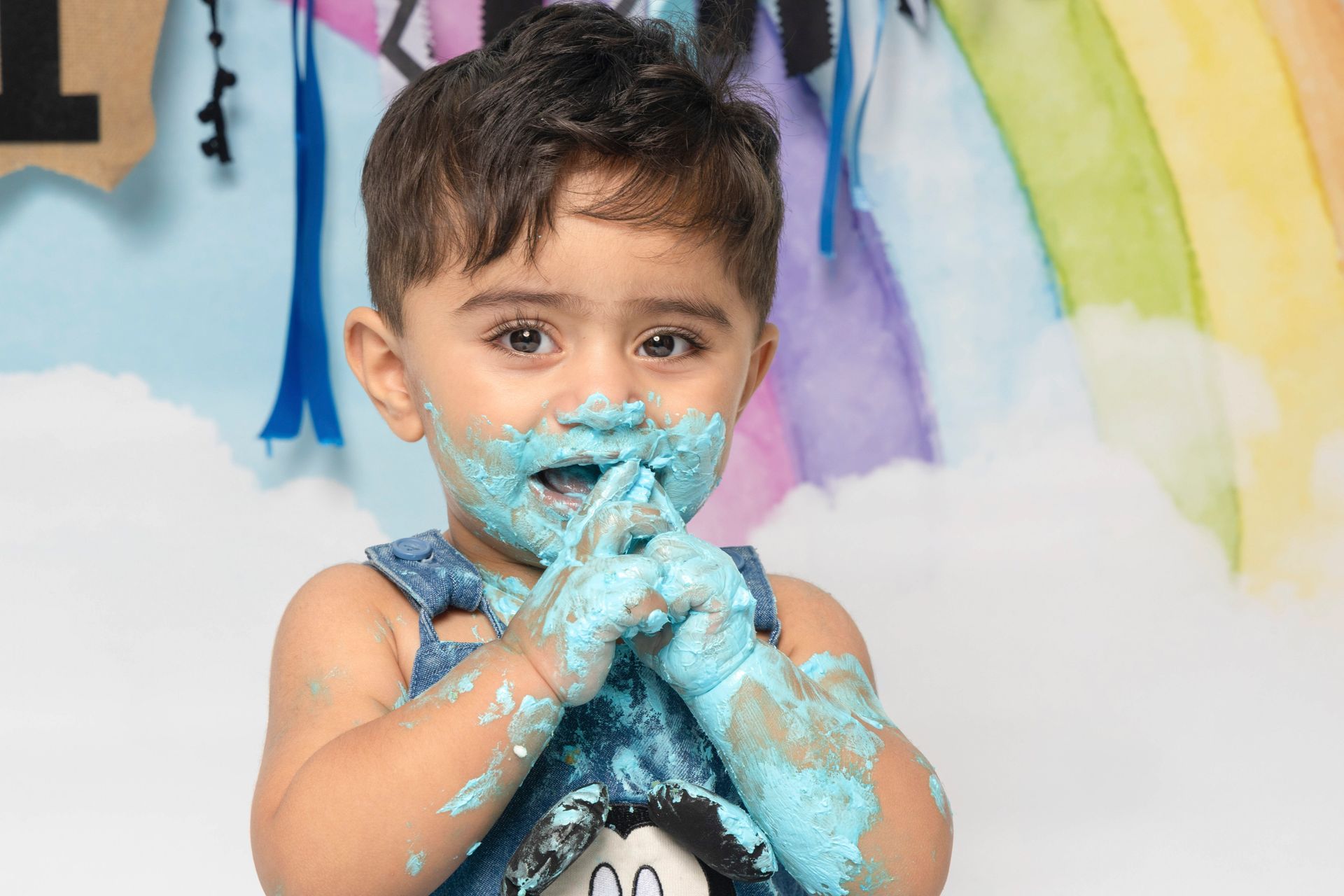 Cakesmash fotoshoot Tiel, blauw, regenboog thema