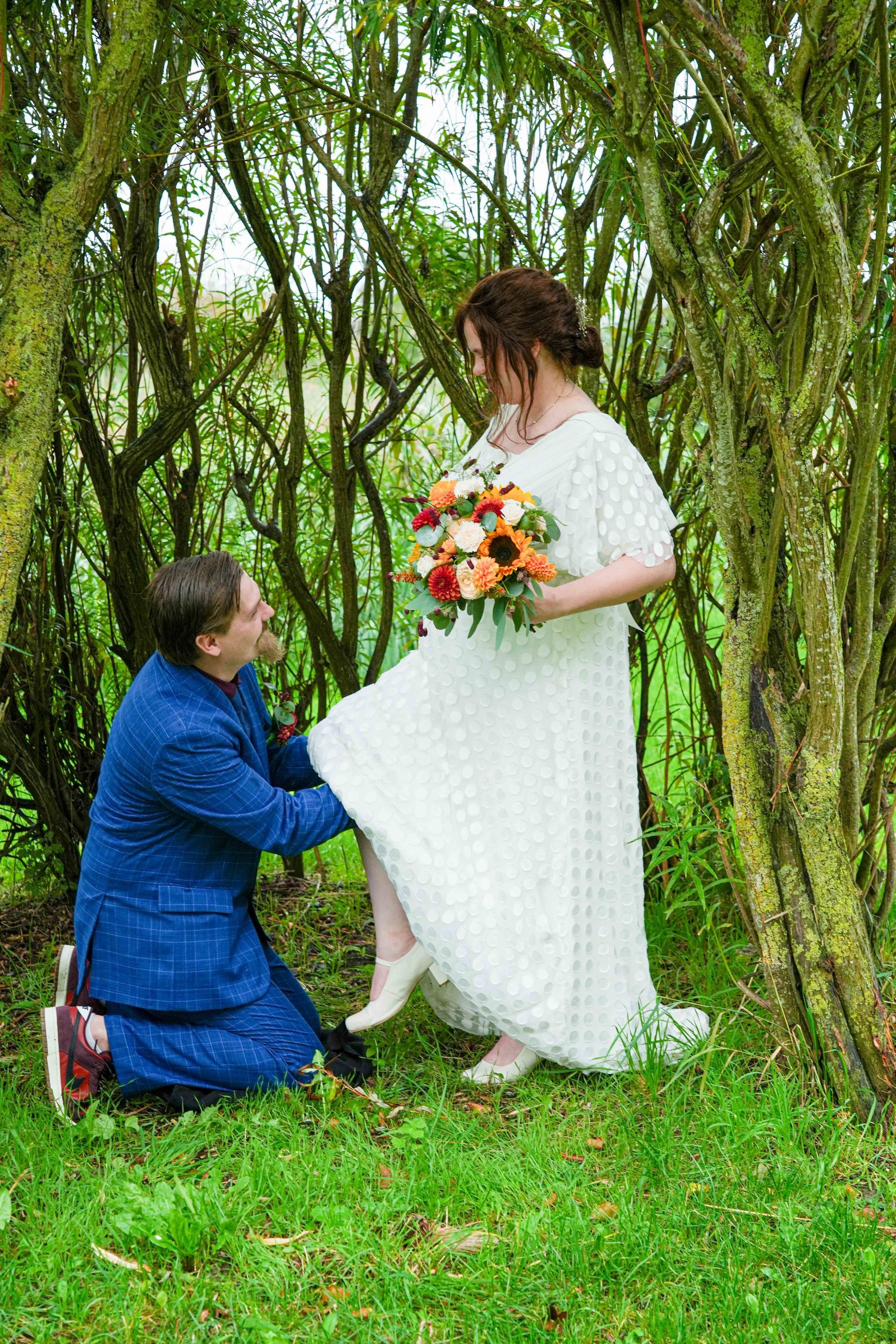 Trouwen met de leukste fotograaf op jullie huwelijk. Bruidsfotograaf Tiel en de Betuwe, maakt spontane trouwfoto's