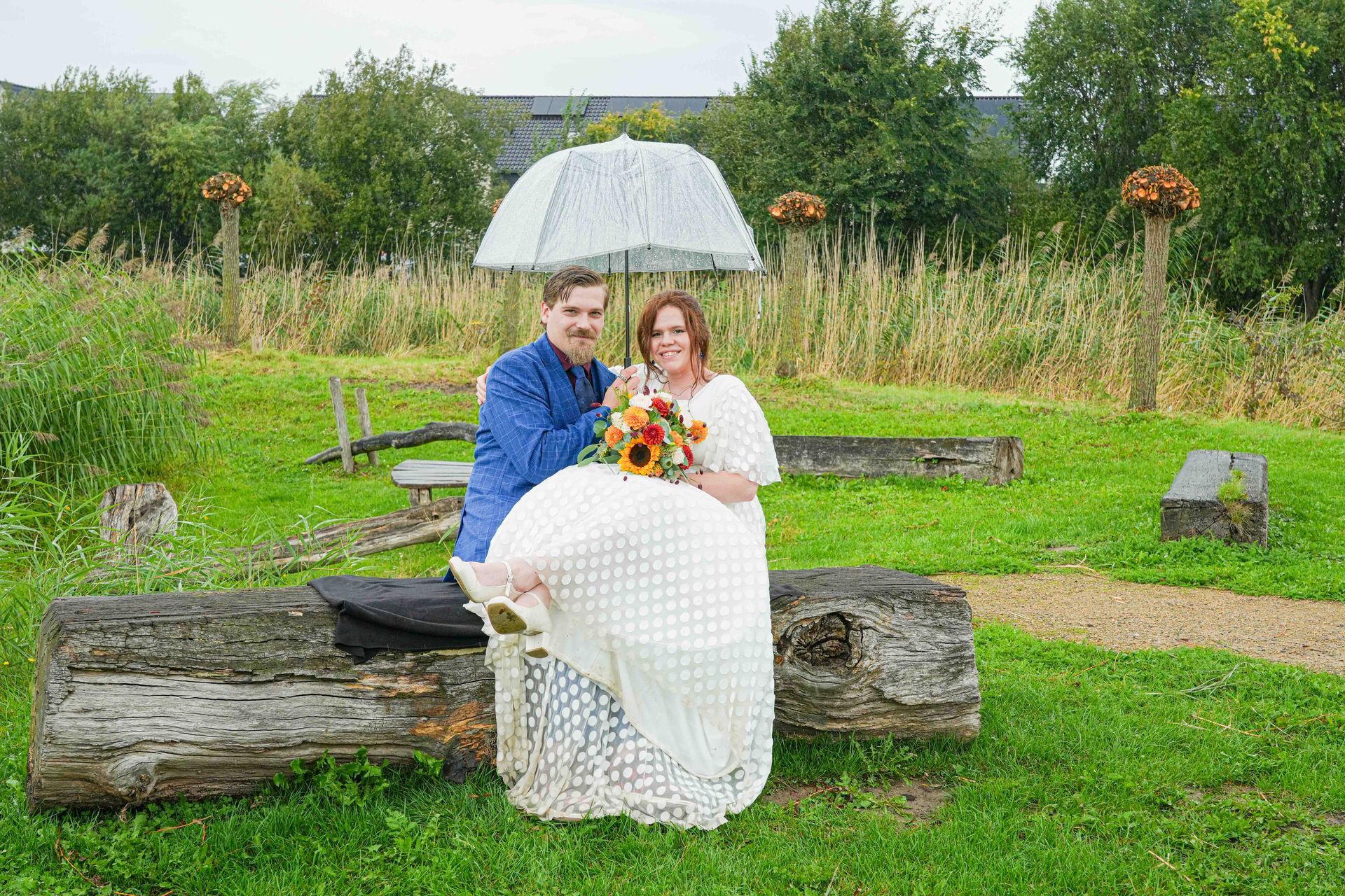 De leukste trouwfotograaf van Tiel en de Betuwe maakt spontane foto's van het bruidspaar