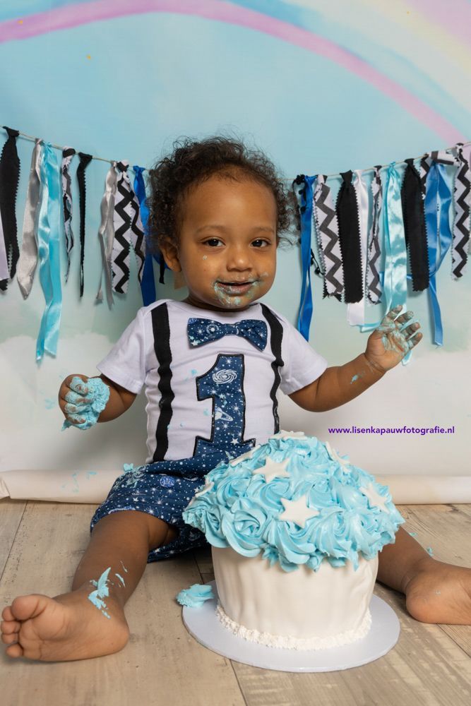 Cakesmash fotoshoot, 1 jaar foto, koekiemonster, spaghetti, nutella, bloemen, roze, blauw, peaky blinders, jungle