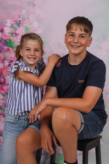 schoolfoto broer en zus