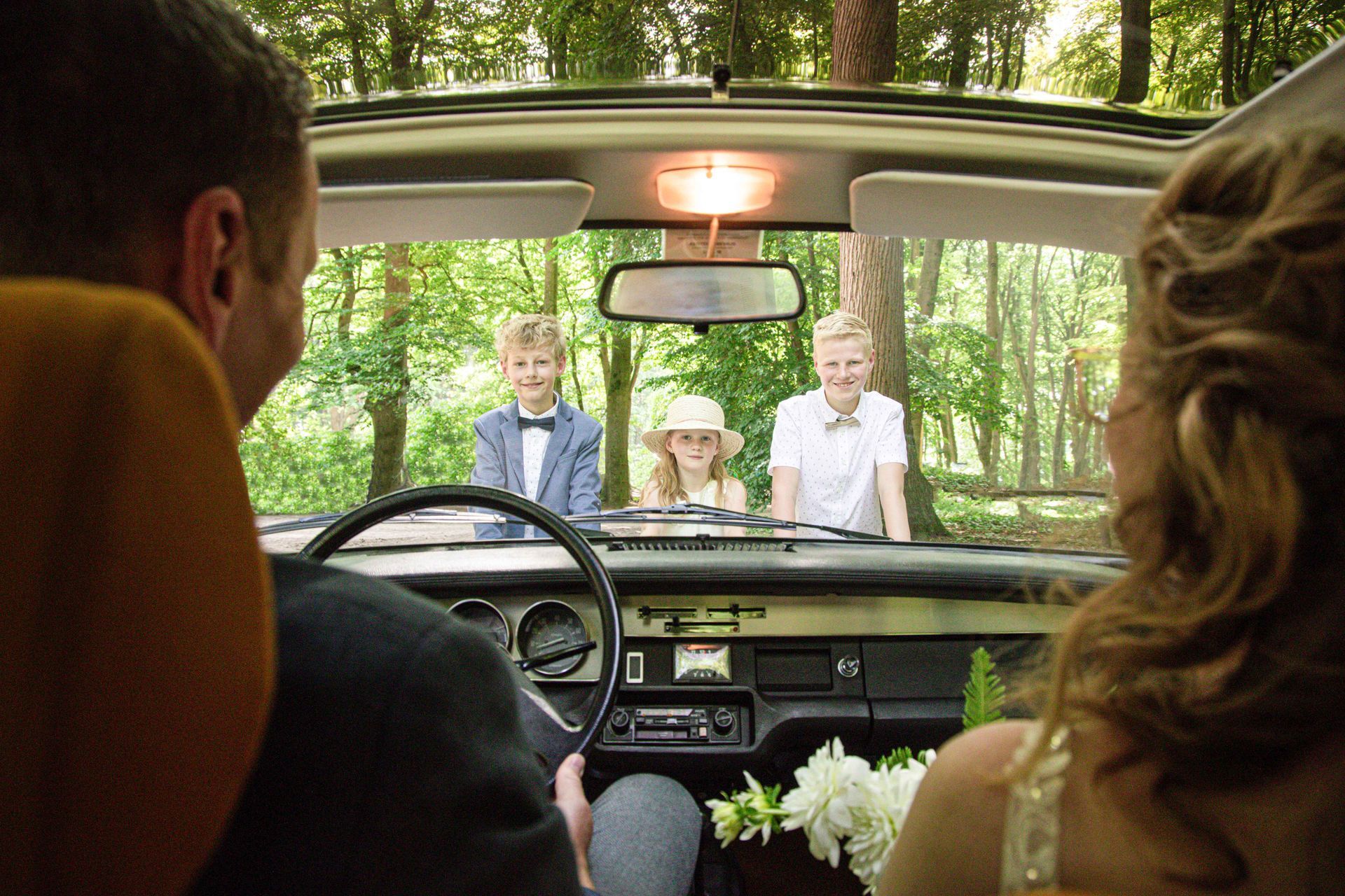 Trouwen met de leukste fotograaf op jullie huwelijk. Bruidsfotograaf Tiel en de Betuwe, maakt spontane trouwfoto's