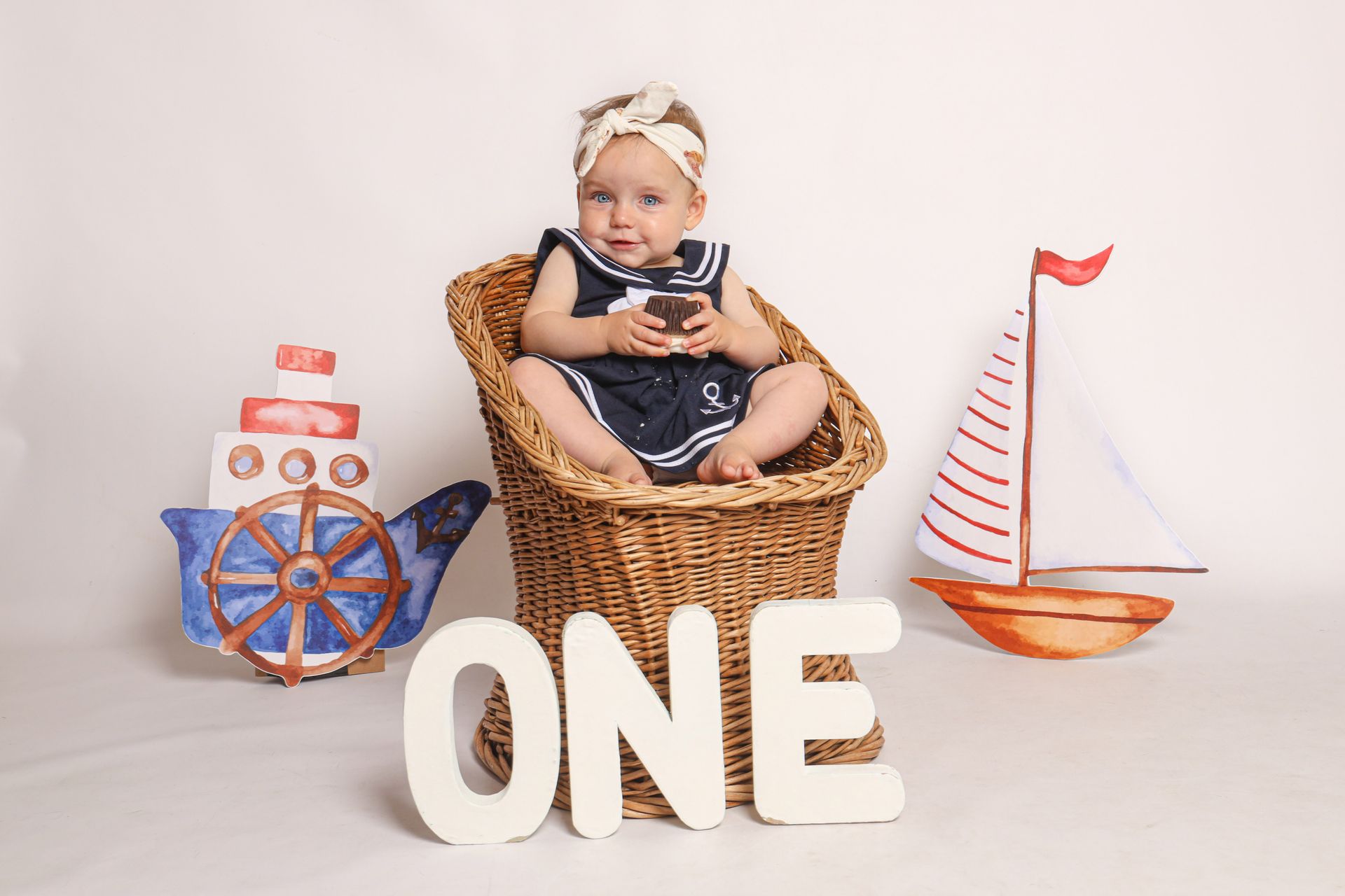 Cakesmash fotoshoot, 1 jaar foto, koekiemonster, spaghetti, nutella, bloemen, roze, blauw, peaky blinders, jungle