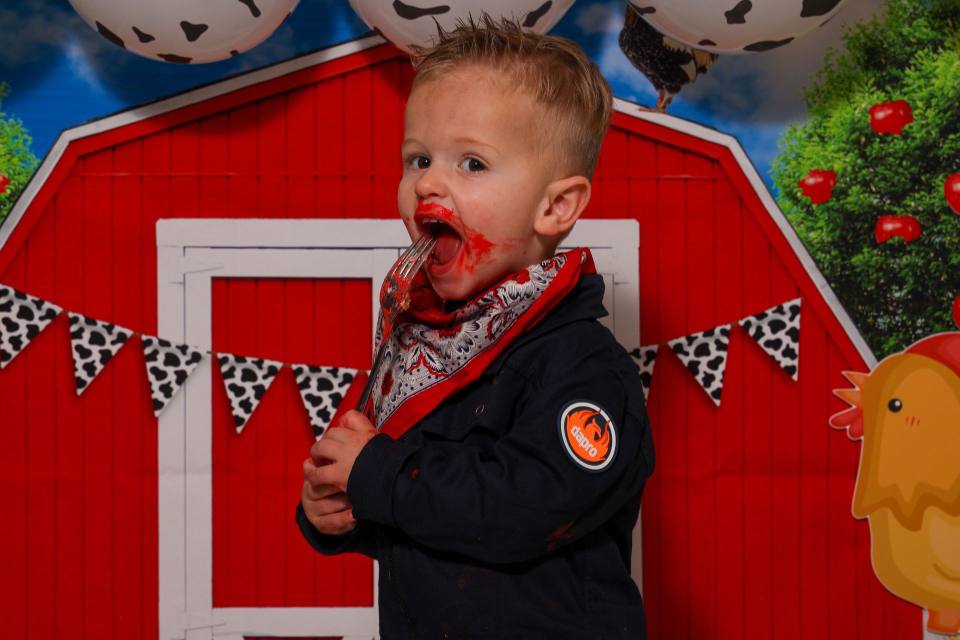 Cakesmash fotoshoot, 1 jaar foto, koekiemonster, spaghetti, nutella, bloemen, roze, blauw, peaky blinders, jungle