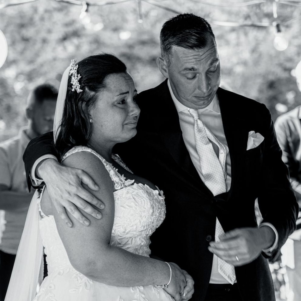 Trouwen met de leukste fotograaf op jullie huwelijk. Bruidsfotograaf Tiel en de Betuwe, maakt spontane trouwfoto's