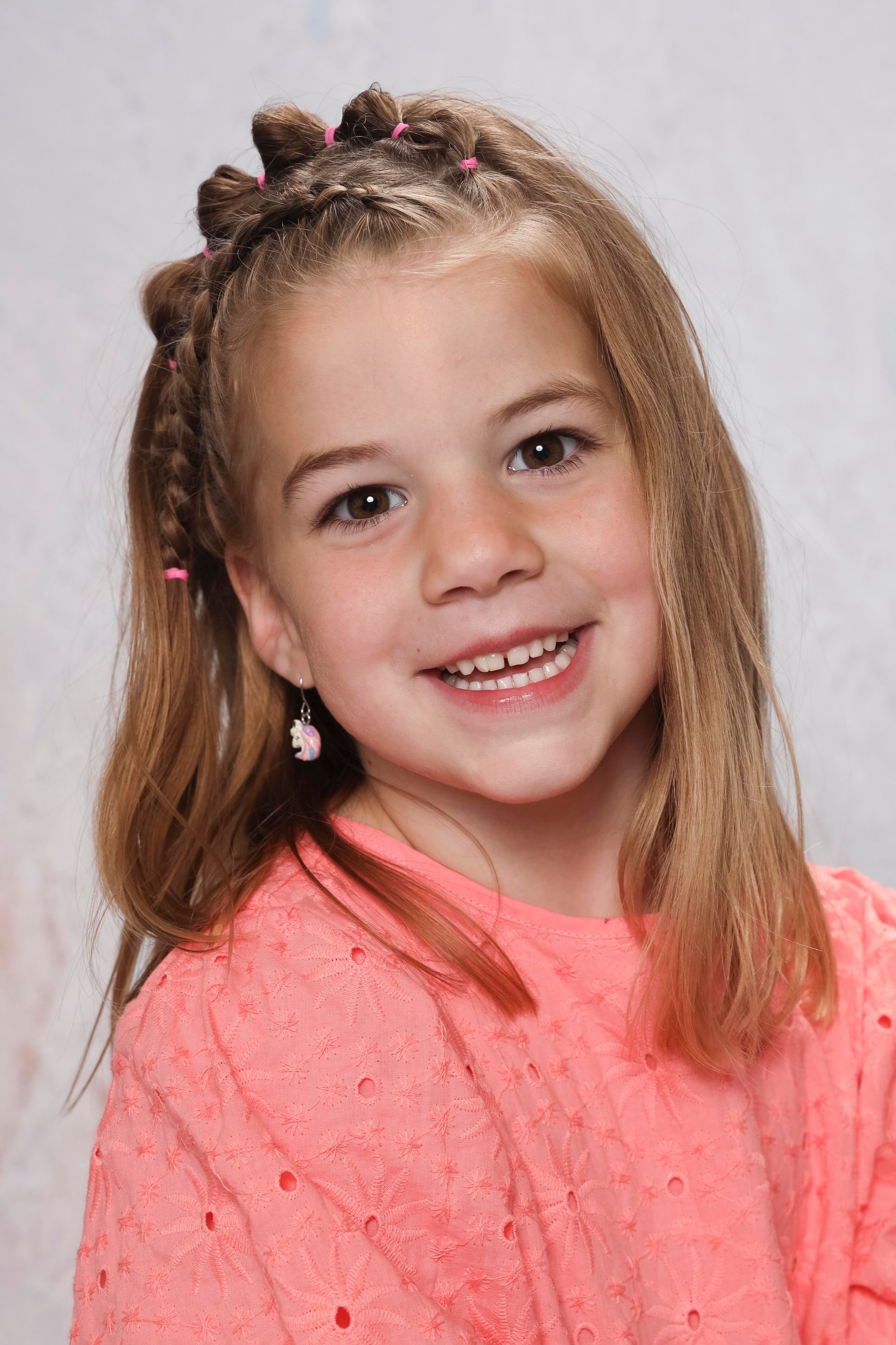 schoolfoto, schoolfotograaf, de leukste schoolfoto, leuke schoolfoto's, basisschool, kinderdagverblijf