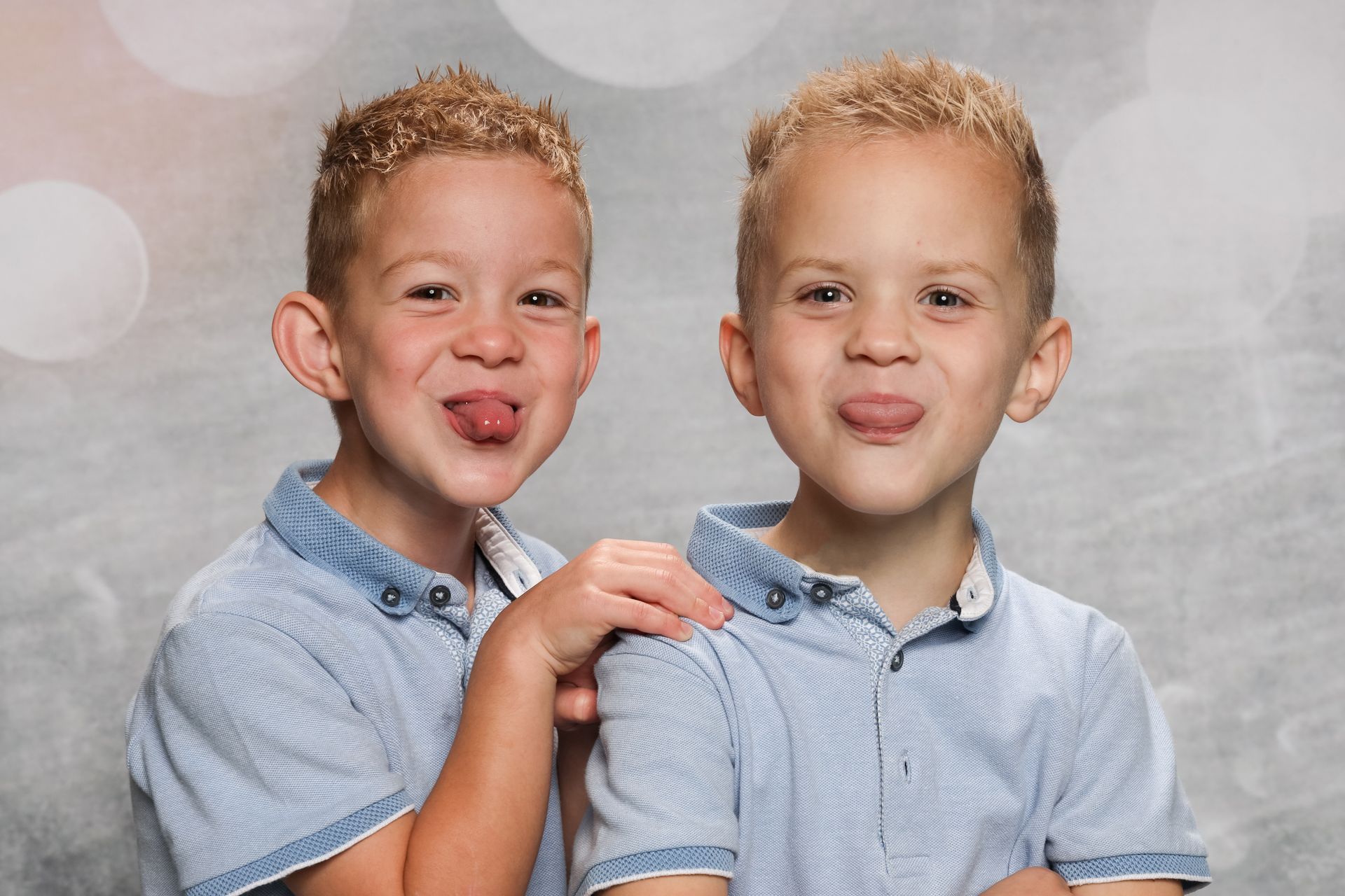 schoolfoto broertjes