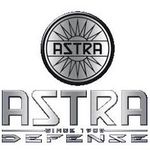 Na belem ozadju je prikazan logotip za astra defense.