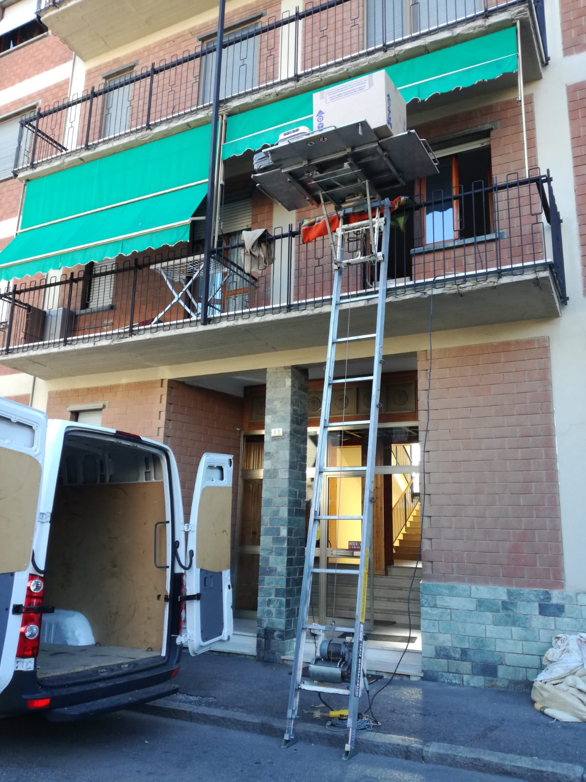 traslochi con scala alessandria