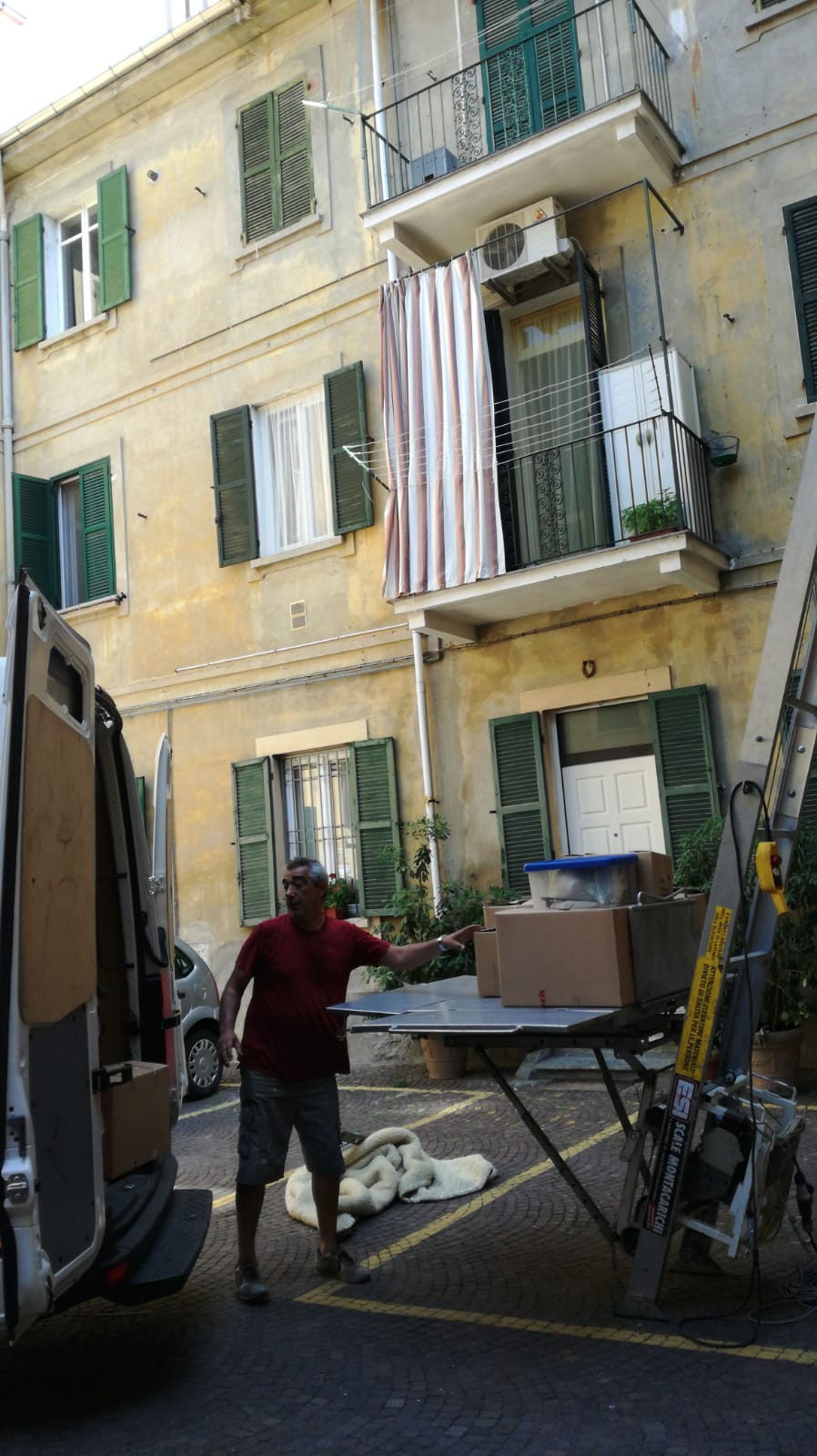 traslochi con piattaforma aerea alessandria