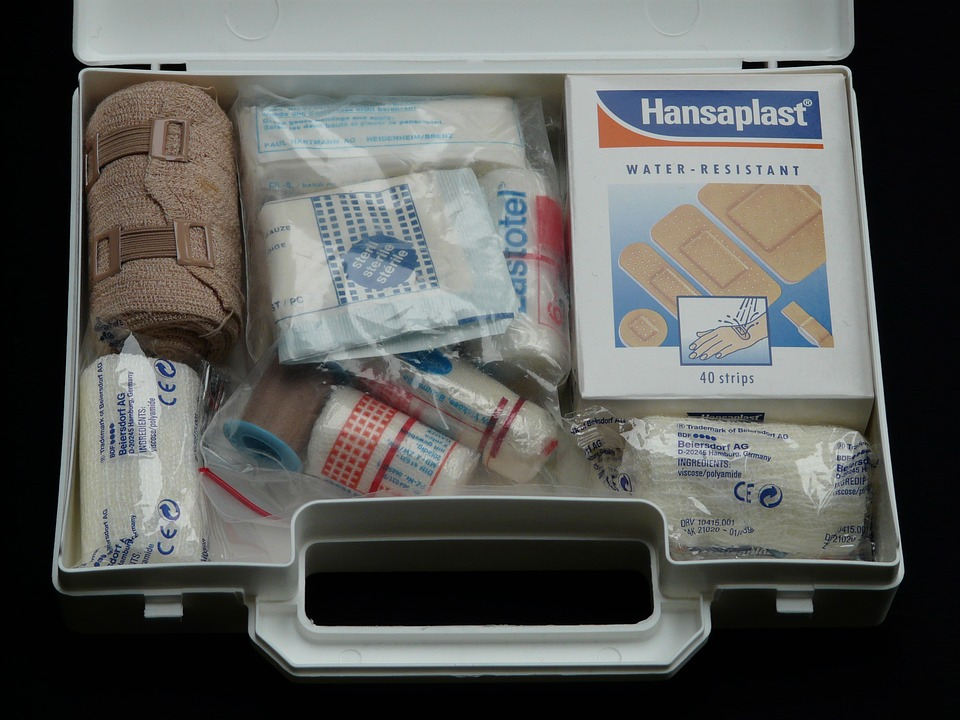 CREATING THE ULTIMATE EMERGENCY KIT FOR YOUR CAR | Autotrend Auto Repair