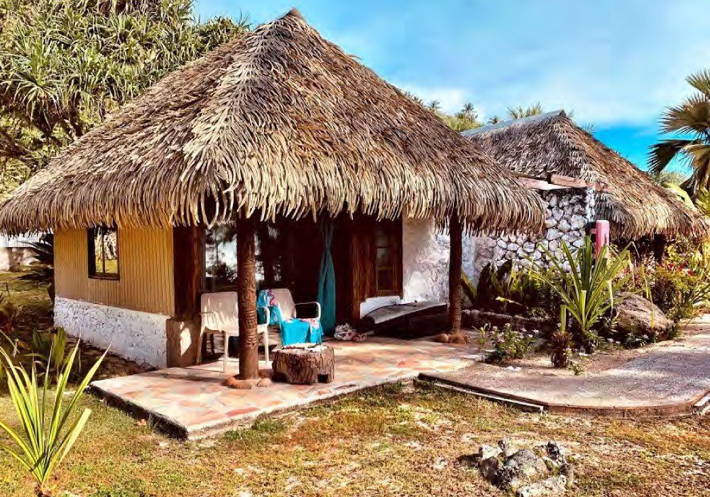 Vaitumu lodge hut rurutu