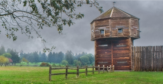 misty scene of fort vancouver