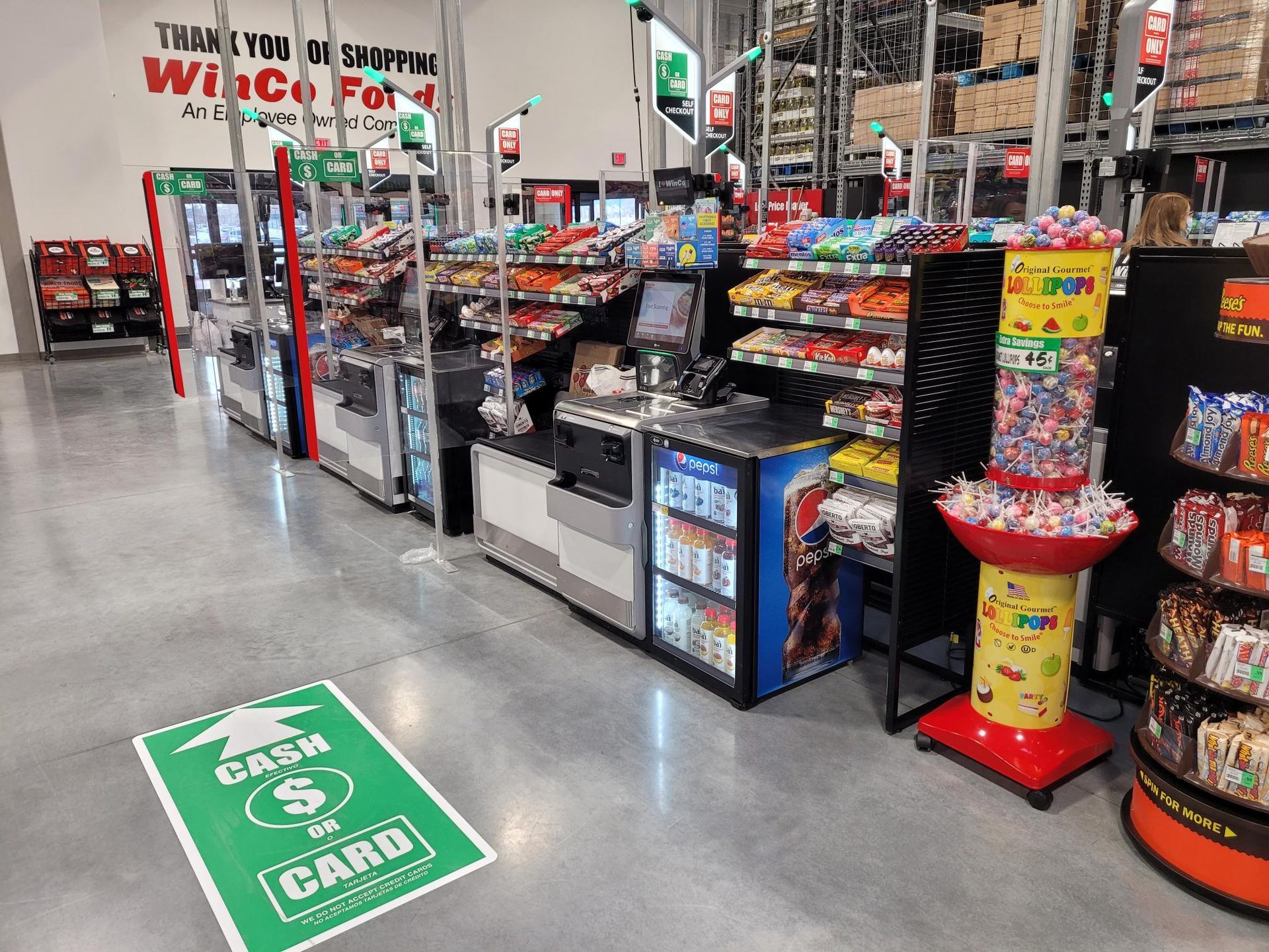 Winco Foods self-checkout solution with NCR SCO 