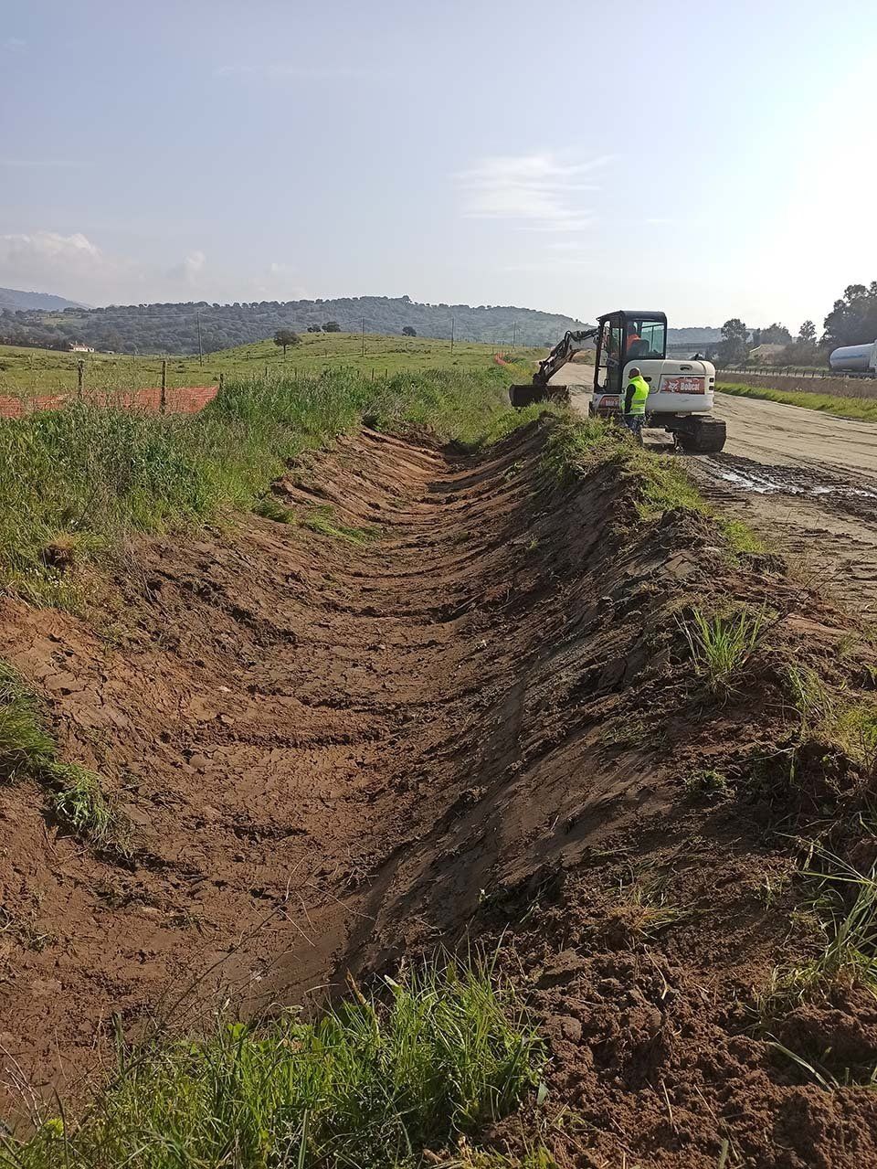 realizzazione canali di scolo