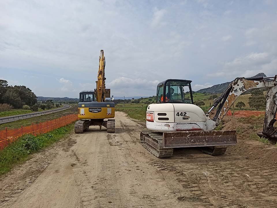 mezzi cingolati per lavori stradali