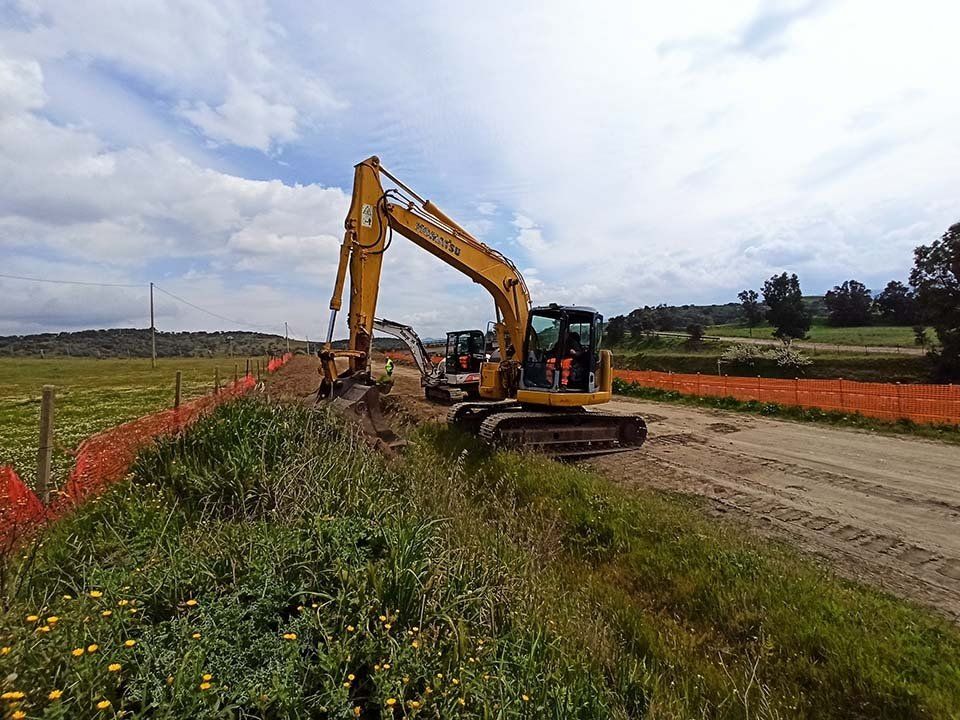 operaio guida gru escavatrice