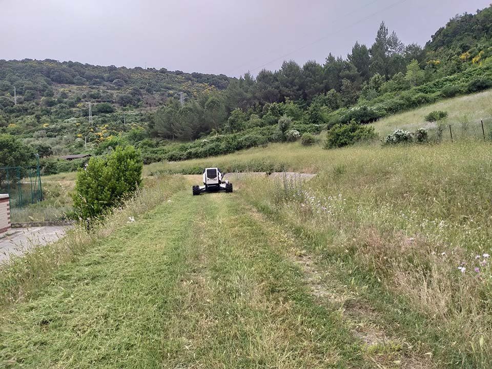 spianamento strada di campagna