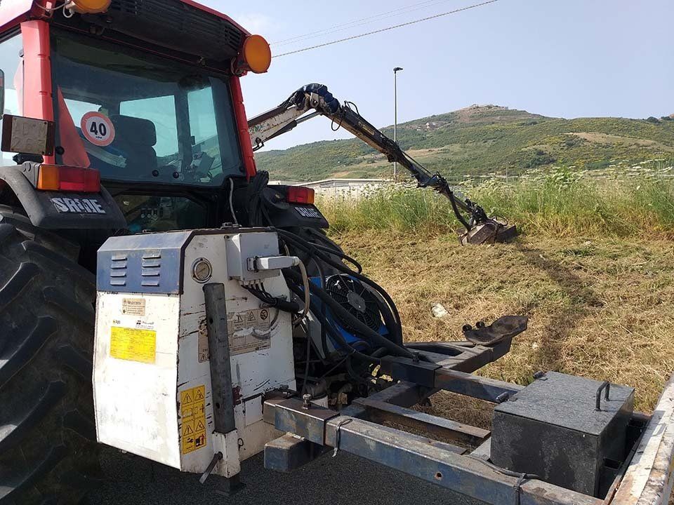 mezzi per lavoro all'aperto