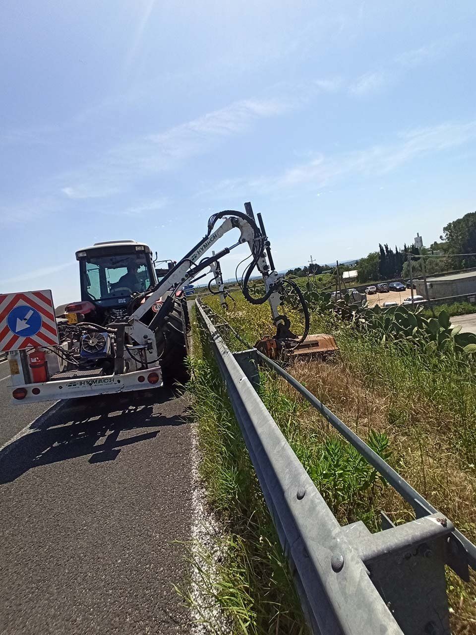 diserbamento in prossimità del guard rail