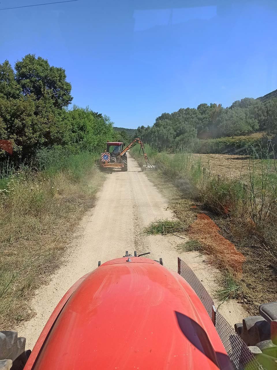 spianamento strada sterrata
