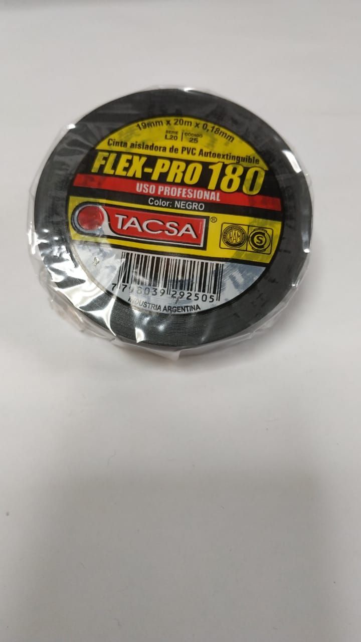 Rollo de cinta aislante Black Flex-Pro 180 envuelto en plástico, sobre una superficie blanca.