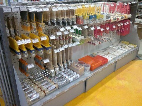 Vendita di pennelli per lavori di tinteggiatura
