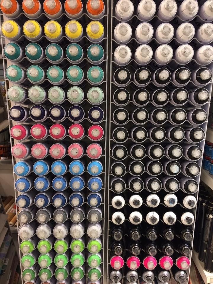 Bombolette spray con diversi colori