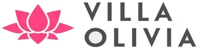 Het logo van Villa Olivia heeft een roze lotusbloem.