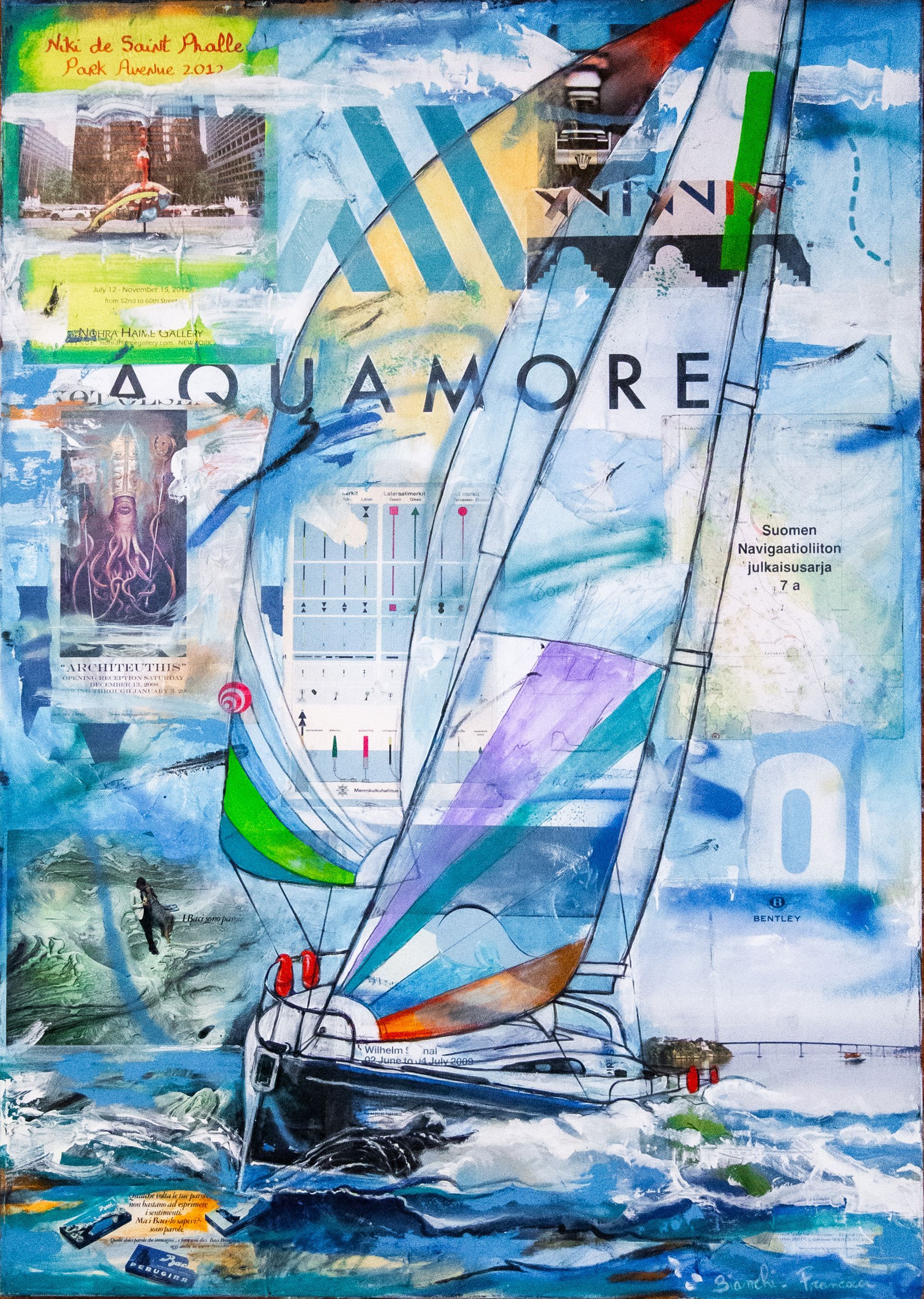 Un dipinto in stile collage raffigurante una barca a vela su acque blu, con testo e tecniche miste, esposto contro un muro di mattoni.