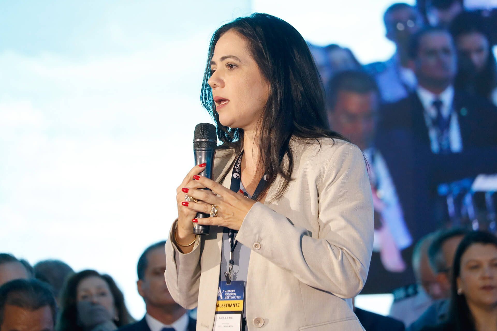 Paola Aires, sócia e advogada da Dutra e Associados