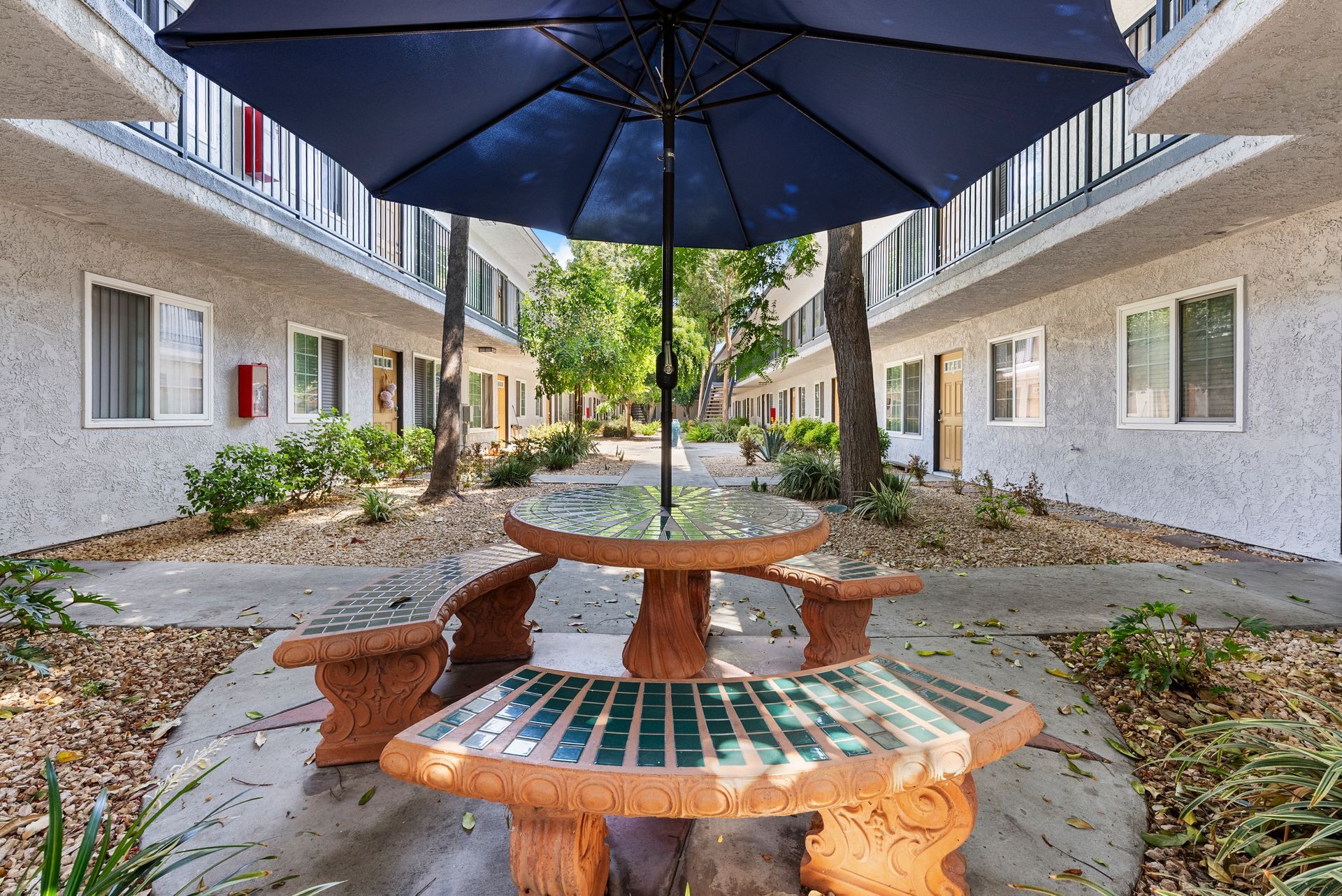 picinc table and sun umbrella