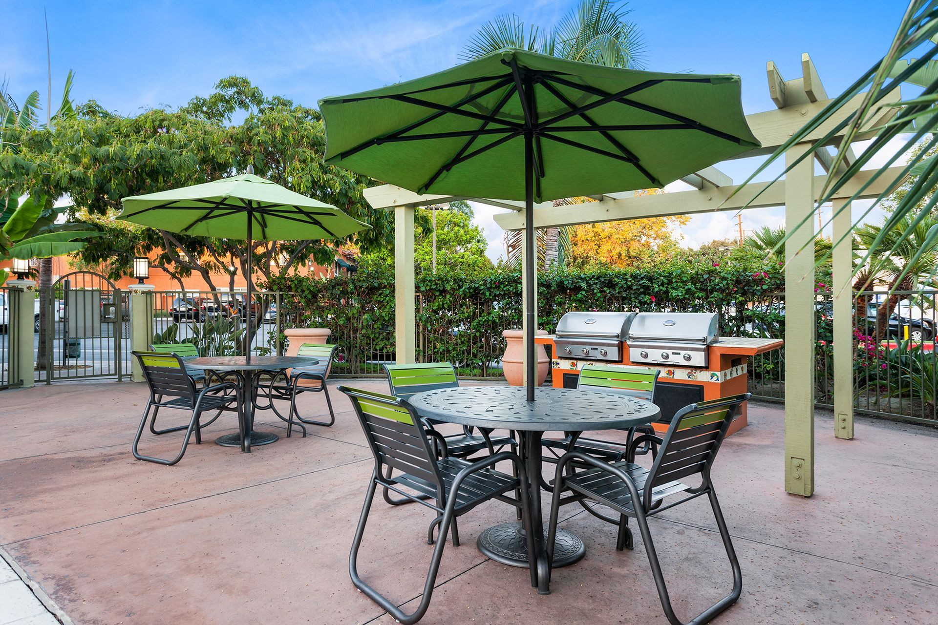 Porto Bella Community grill and patio tables and chairs