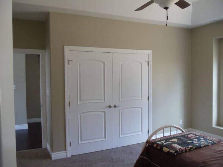 Isles Subdivision Interior — Room Cabinet Door in Marion, IL