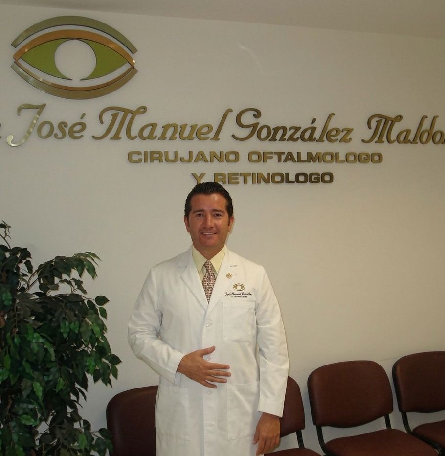 Paciente latina en valoración de retina y vítreo