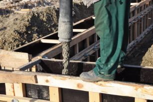 Concreters in Mandurah showing the ultimate construction process of building concrete slab in a residential property in WA.