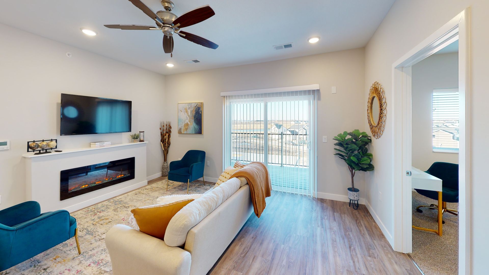 2 BEDROOM
