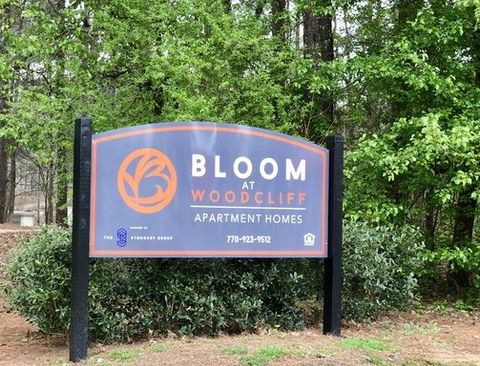Bloom at Woodcliff signage