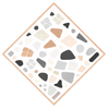 Un design di piastrelle a forma di diamante caratterizzato da un motivo terrazzo di frammenti di pietra astratti grigi, beige e bianchi sparsi.